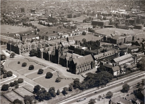 LW 18 Oblique view of the University site 1930s Courtesy of the University of Sydney REF-00049582.jpg